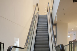 Eine Rolltreppe wird fotografiert